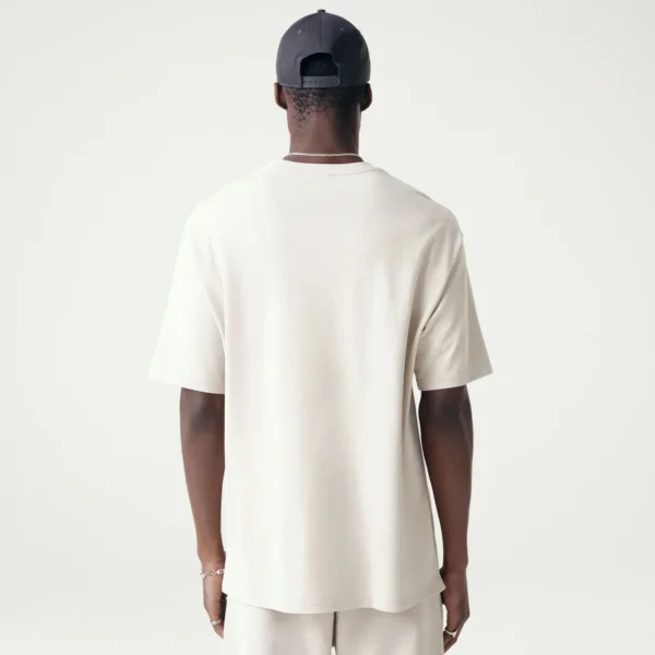Camiseta Oversized New Era McLaren Speedmark Beige - Imagen 6