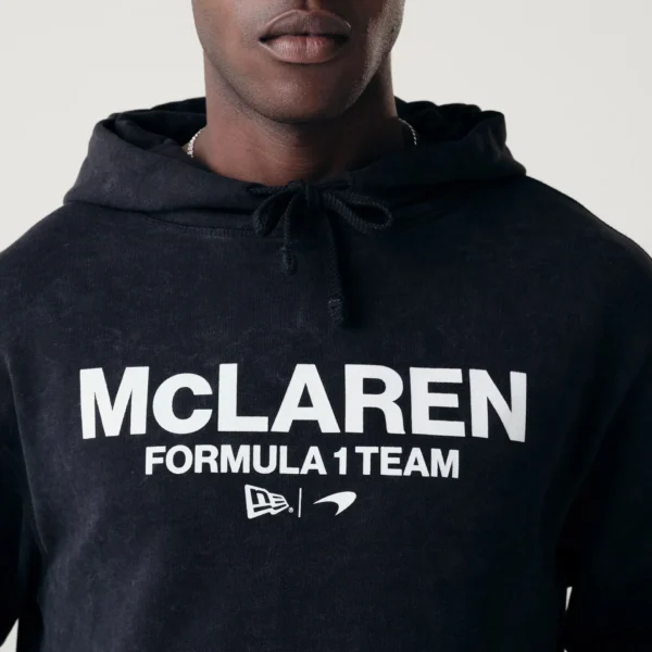 Hoodie Oversized New Era McLaren WRDMRK Logo Negro - Imagen 3